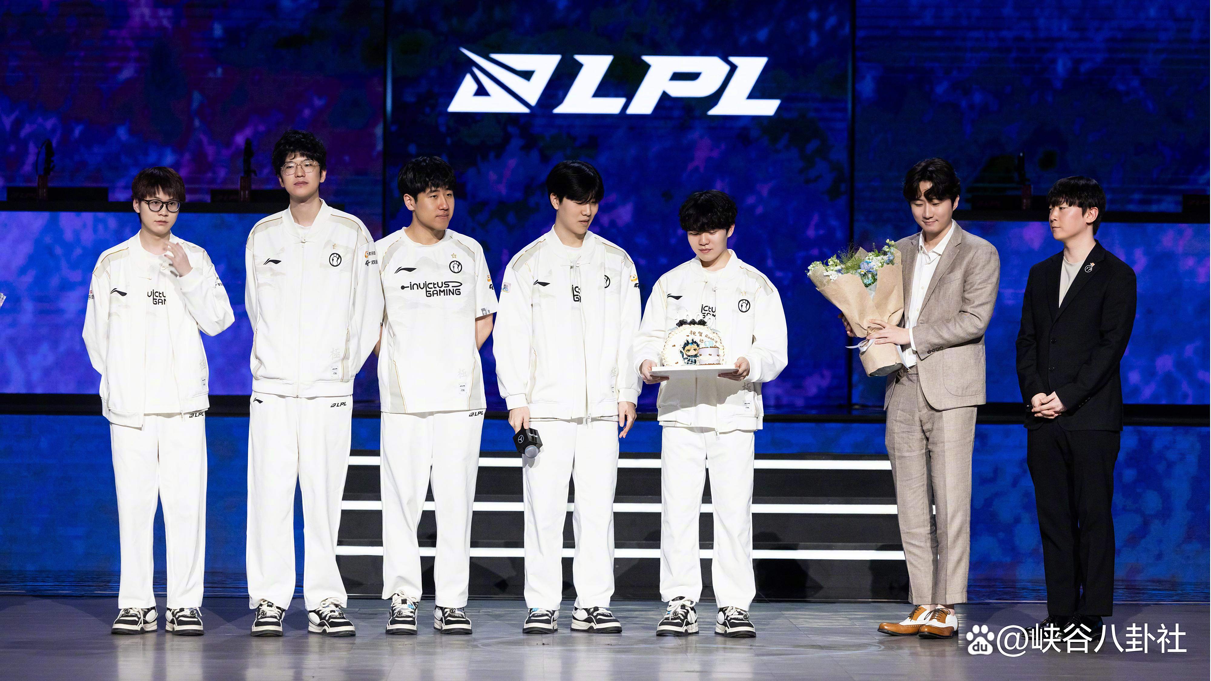 J9九游会体育电竞 - Rookie连续三场比赛得分超过精彩发挥，勇士挑战极限！